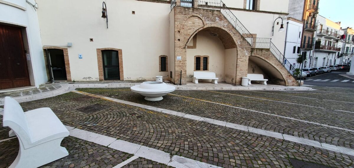 Arredo urbano – Piazza dei Caduti, Pisticci (MT)